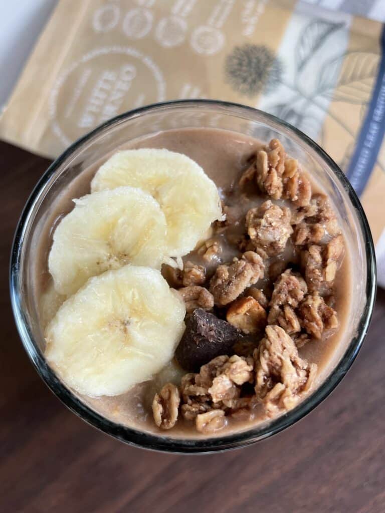 You can't even tell there's kratom in this delectable chocolate banana kratom smoothie.